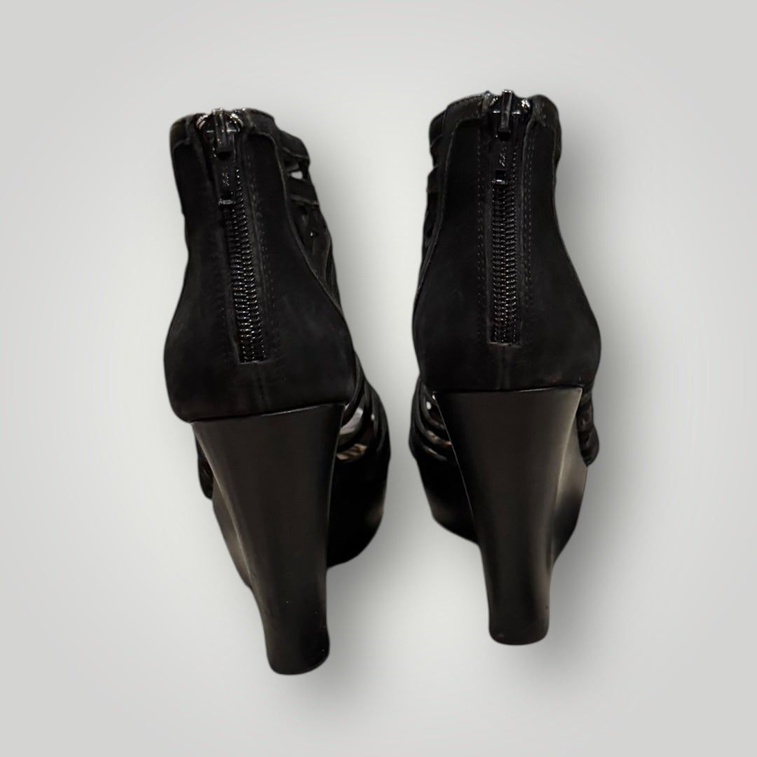 Gianni Bini Wedge Size 7.5